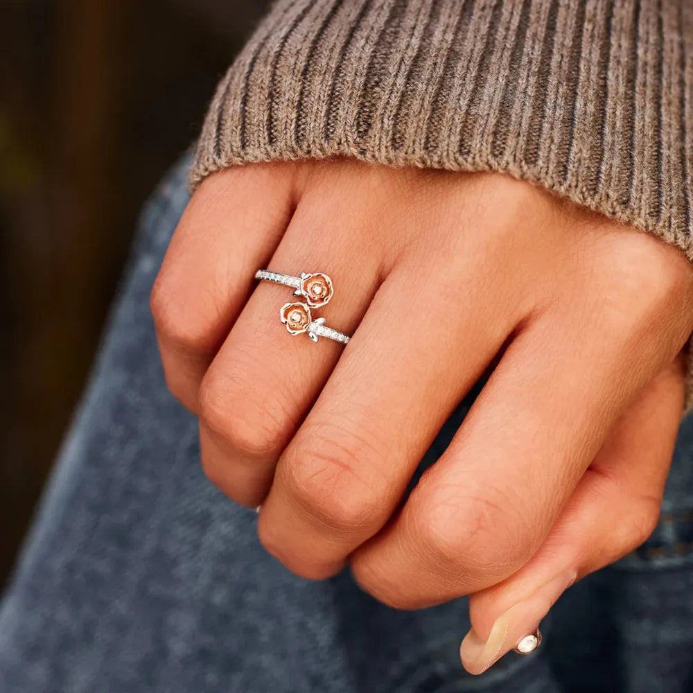 Rose Shape Inlaid Zircon Bypass Ring 4