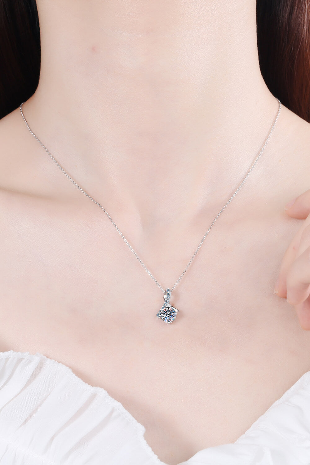 Unique and Chic Moissanite Pendant Necklace 2