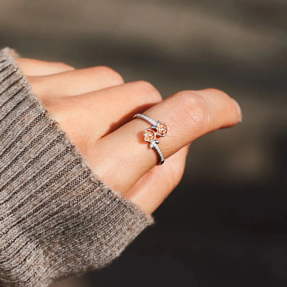 Rose Shape Inlaid Zircon Bypass Ring 5
