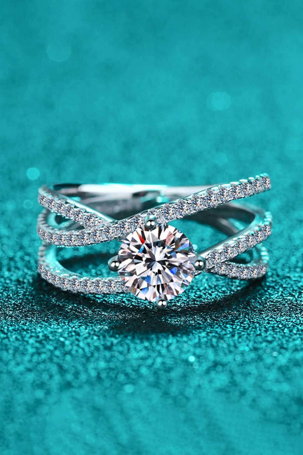 1 Carat Moissanite Crisscross Ring 3
