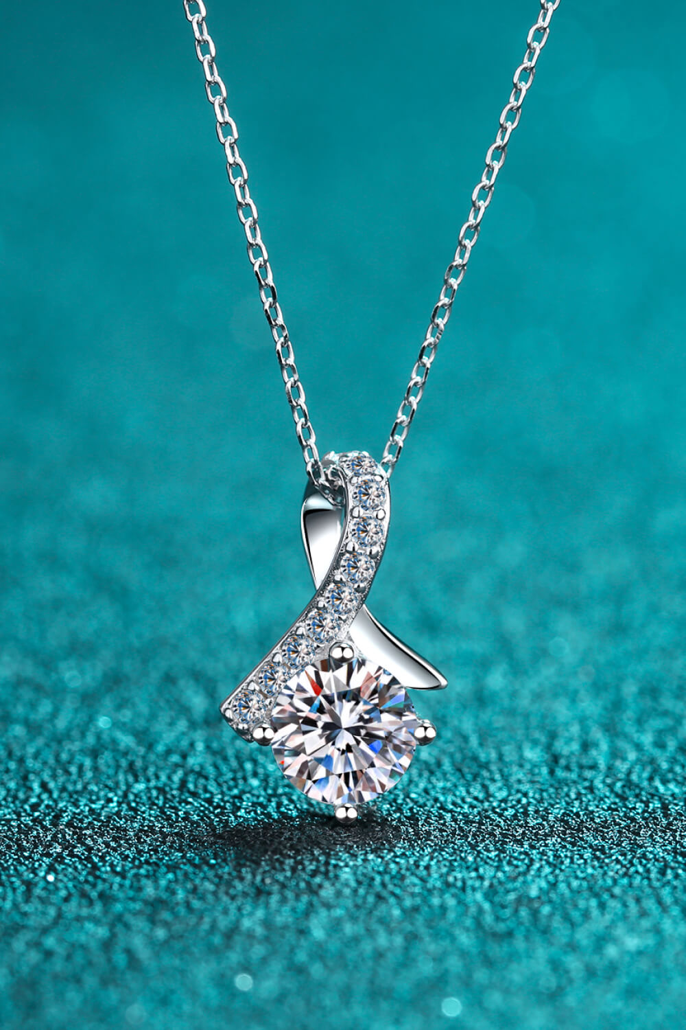 Unique and Chic Moissanite Pendant Necklace 3