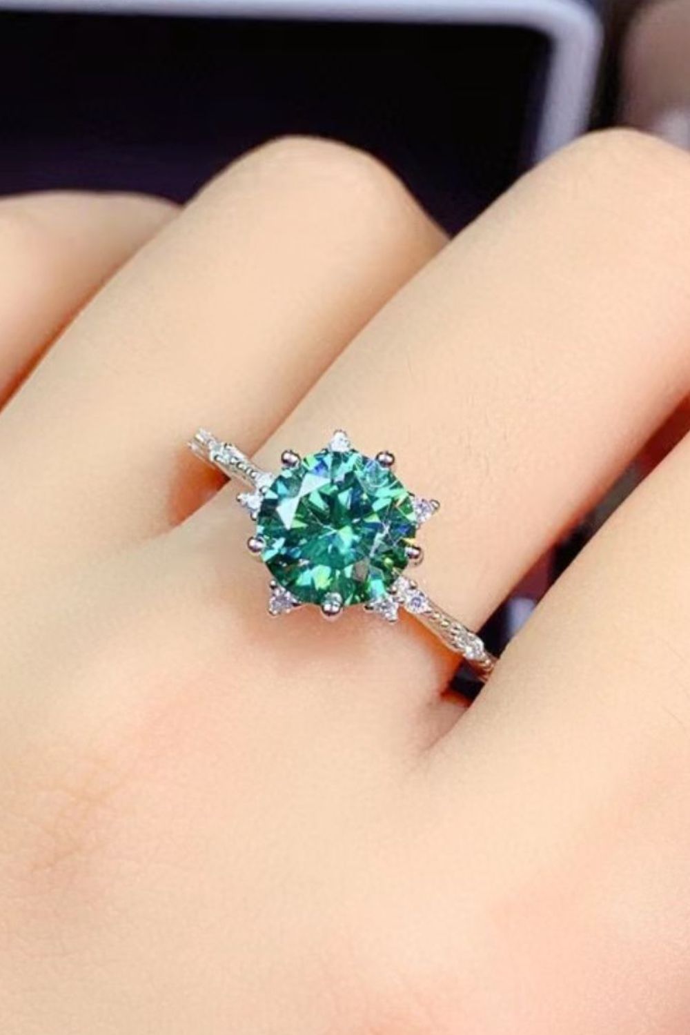 All Eyes On Me 1 Carat Moissanite Platinum-Plated Ring 4